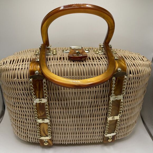 Stunning Basket Weave Vintage Handbag, Lucite Handles and Design, Hong Kong - Picture 1 of 16